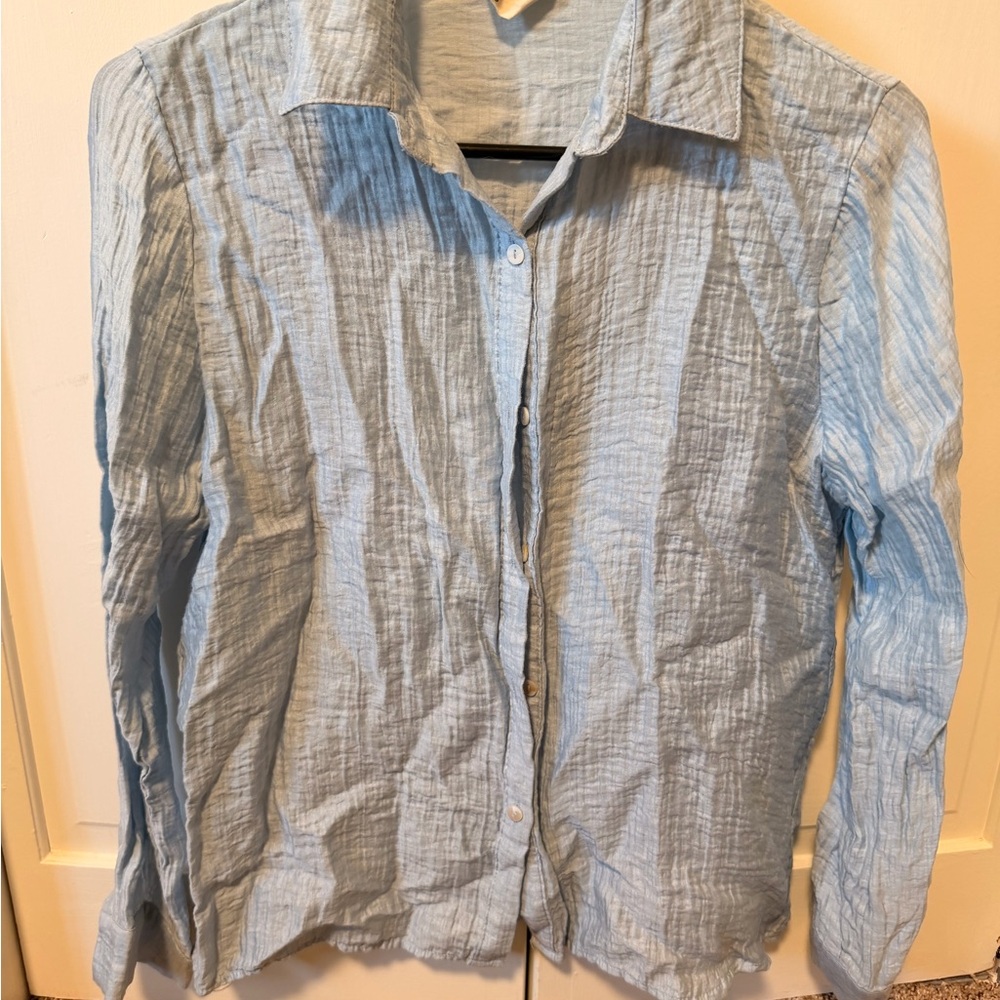 NWOT Easy Clothes Light Blue Dalo Women's Button-Up Top - Picture 2 of 4